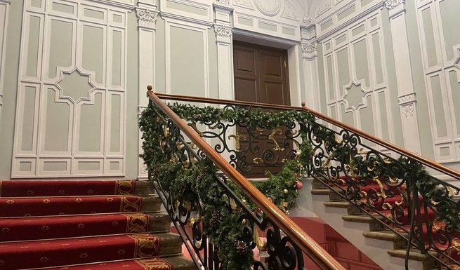 Парадная лестница – дворцы и особняки