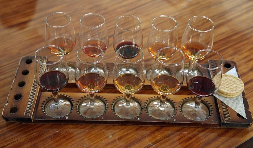 Винная дегустация (в ресторане ‎«Палкин») 18+ – интерьерные экскурсии от 3250 рублей