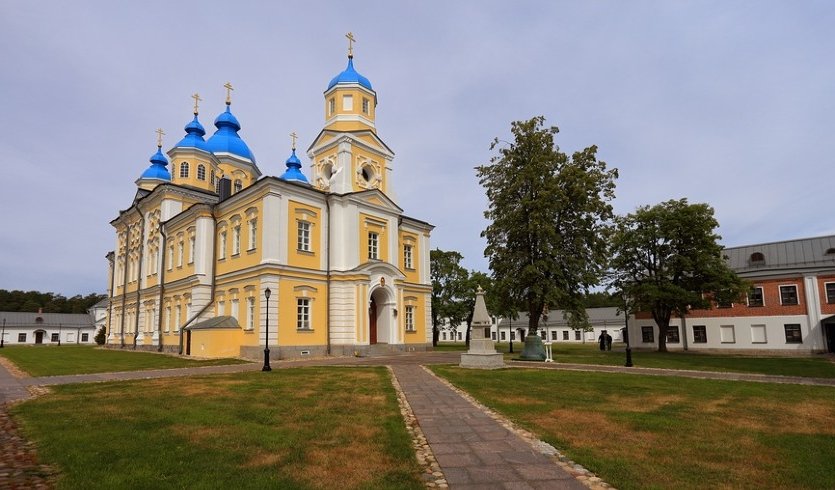 Коневский Рождество-Богородичный монастырь — речные круизы от 56900 рублей 