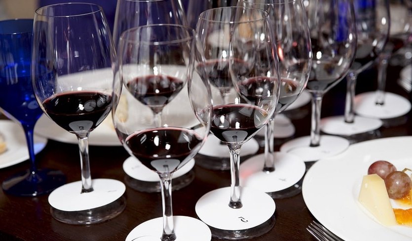 Винная дегустация (в ресторане ‎«Палкин») 18+ – интерьерные экскурсии от 3250 рублей