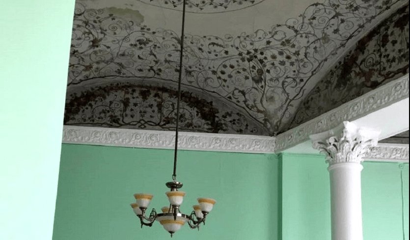 Потолок в Доме Безобразовых и Поклевских-Козелл фото Потолок в Доме Безобразовых и Поклевских-Козелл