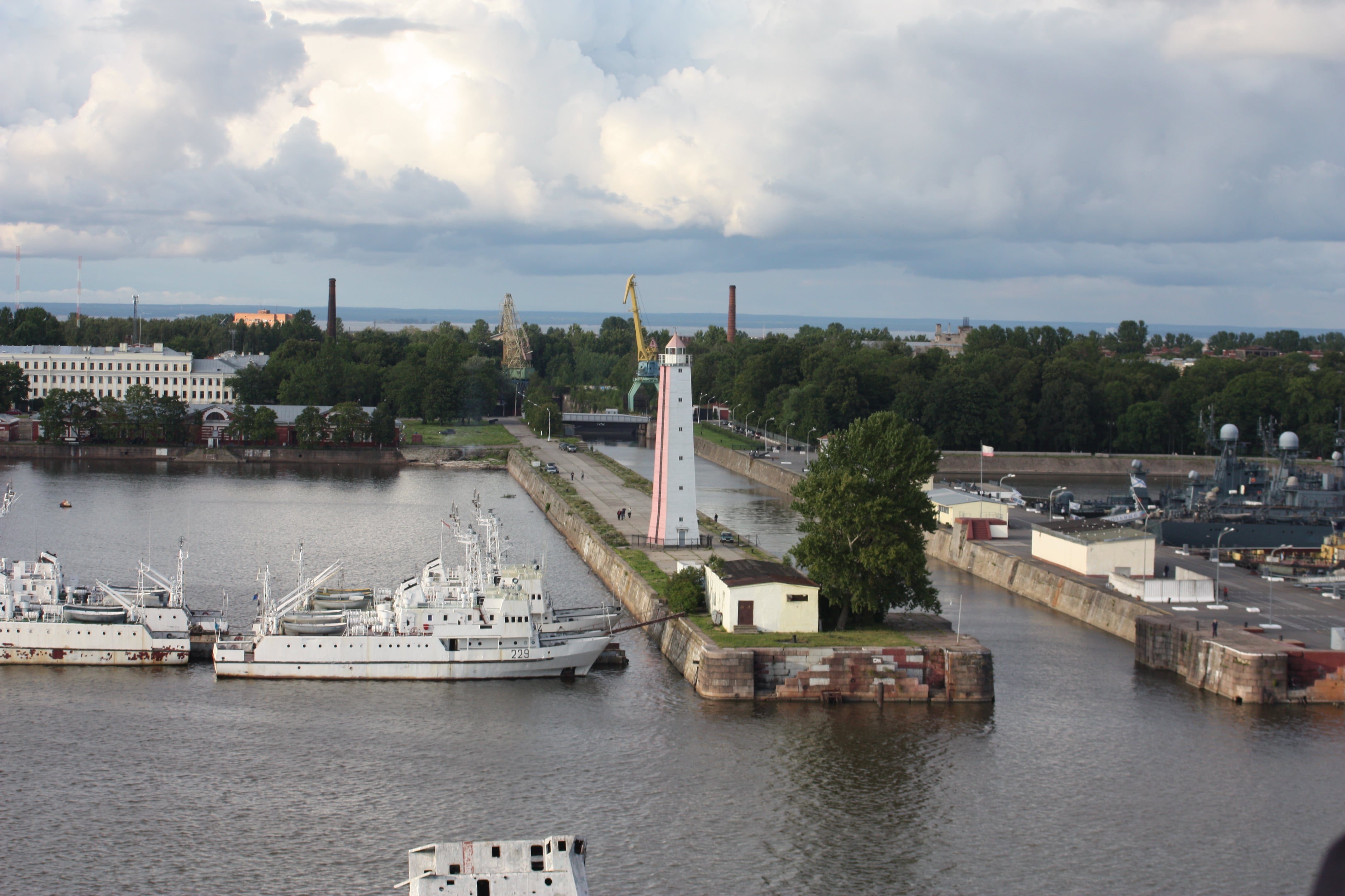 Петровский док 